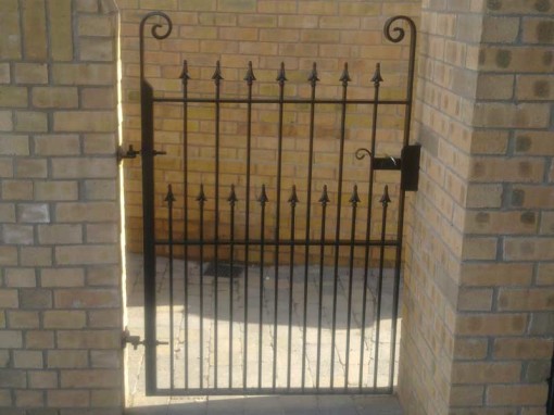 Metal Gate With Handle