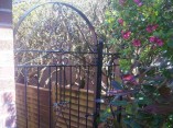 arched-top-metal-garden-gate